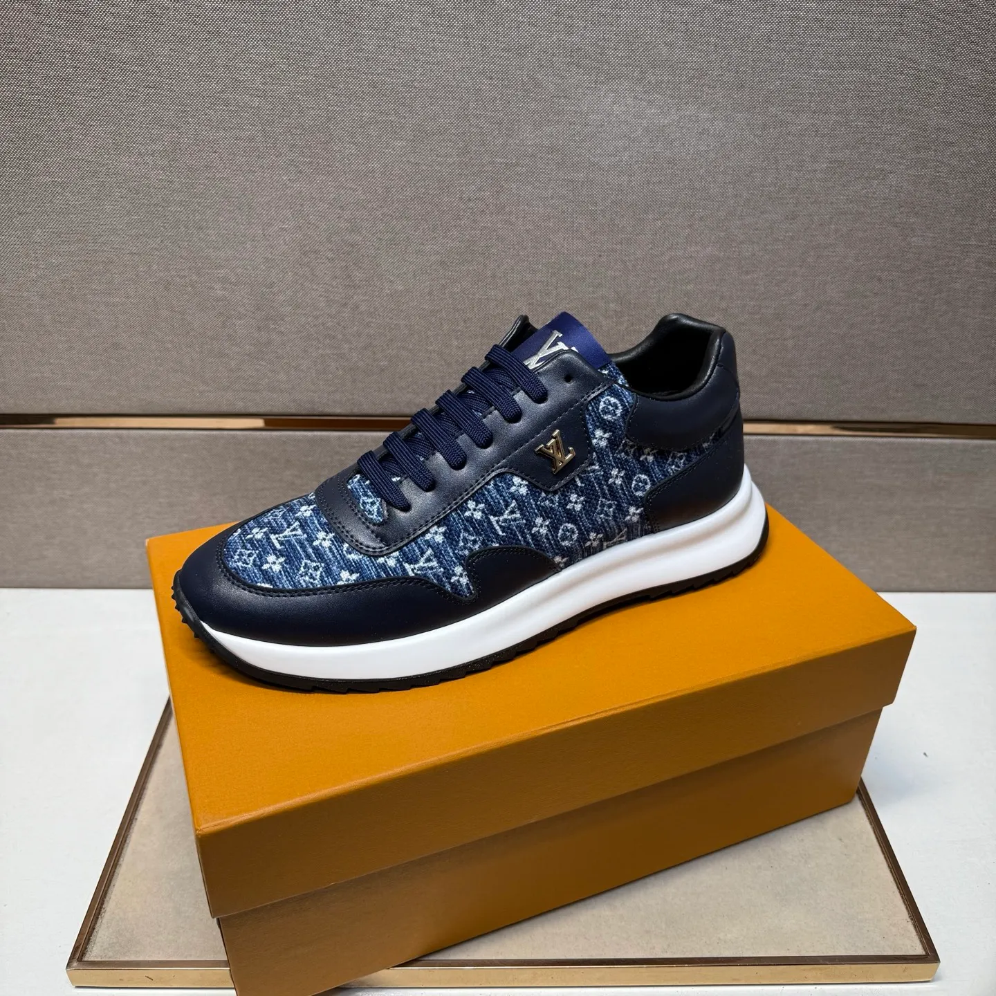 ⬛️Ex-factory price p442【LV～】men's casual shoes, 2025z cabinet sales simultaneously 🔶Size: 38-44 #️⃣ 🔷3 colors🔜The upper is made of multi-material splicing ➕Genuine leather lining, comfortable and breathable, sole: original comfortable and wear-resistant outsole, ⚠️real thing📱photographed🎬real thing is better📢📢📢